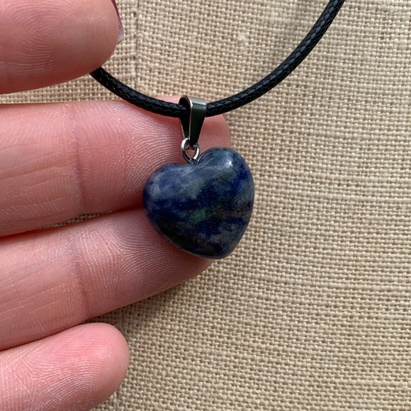 Handmade Genuine Stone Heart Amulet Necklace - Picture 5 of 9